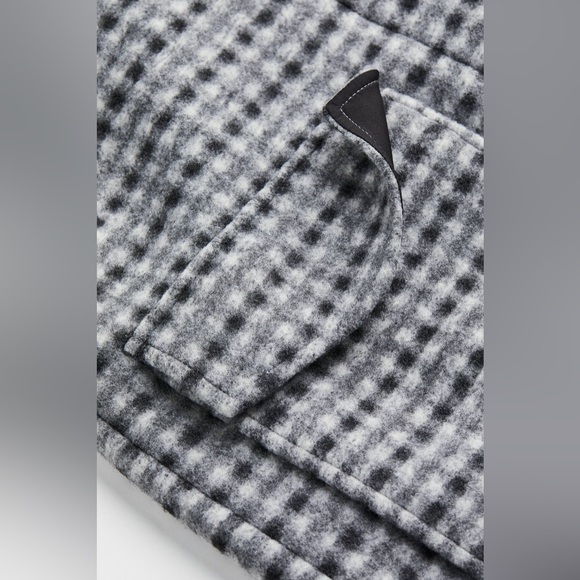 NWT H&M LONG SHACKET in Grey/Checked
Size Small - Picture 3 of 9